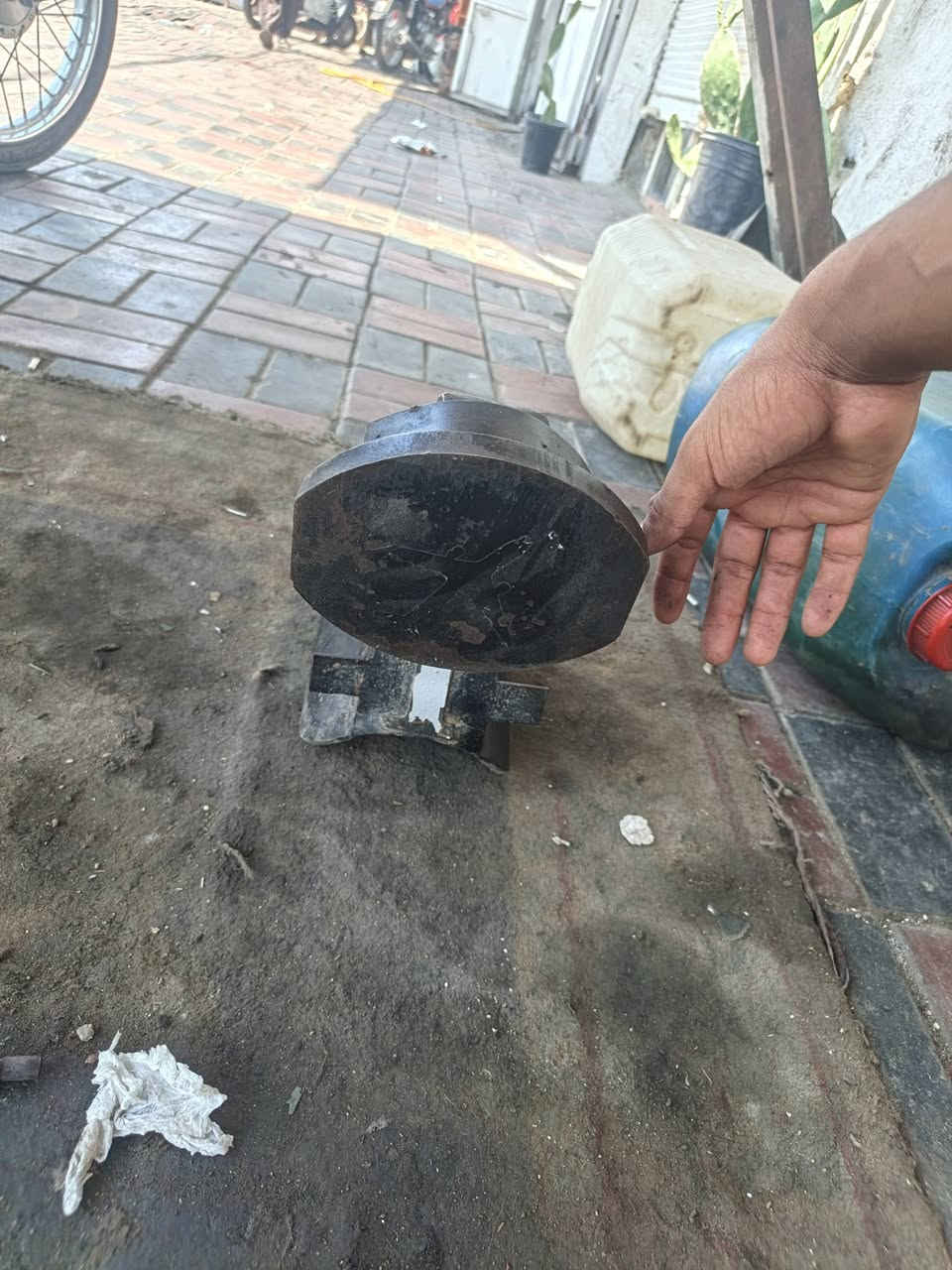 السلام عليكم ورحمة الله  متاح سبايدر باكستاني ثقيل للبيع السعر  خاص المكان طوريج  هاذه رقم *********** بي واتساب
