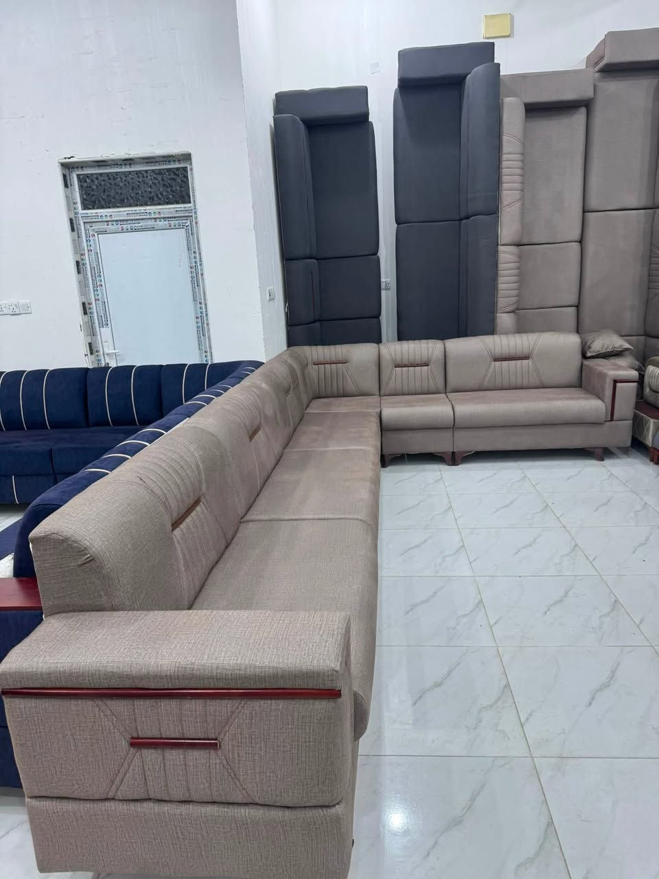 صباح العافيه عليكم ديوان تسكام درجه اولى           يكفي مساحه ٦*٤ ديوانين نفس لون

ينباع ٢٠نفر او ١٠ نفر تسكام شرط تفتح وتشوف بعينك اسفنج مميز اول ١٠سم 

بيع او مراوس 

للستفسار ع رقم *********** واتساب اتصال 

العنوان كوت زين القوس شارع مله قرب مجمع تركي
