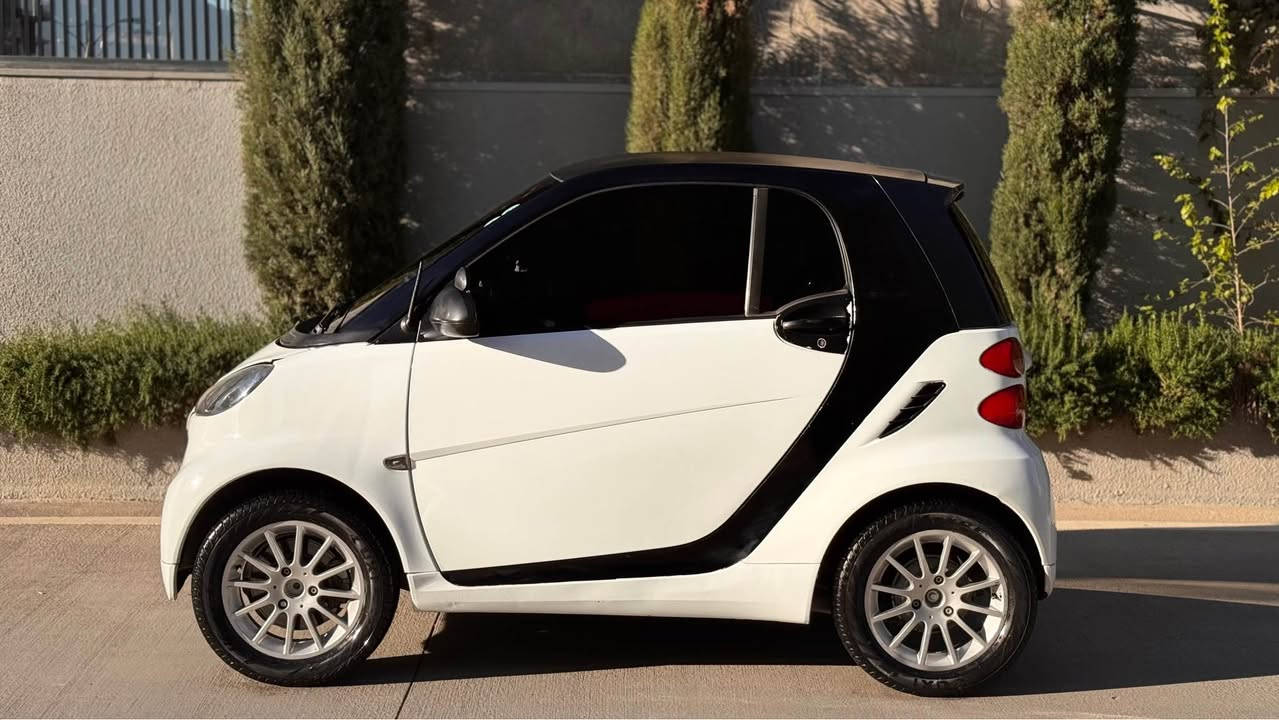 Smart 2010
سمارت ٢٠١٠
بۆیاخ:
هەموو گیانی فایبەر گڵاسە و هەیکەلی بۆیاخی نیە
سەنەوی و تابلۆ:
بە ناو خۆمەوەیە تا ٢٠٣٠ تازەیە
میکانیك:
گێڕ بە شەرت
مەکینە بە شەرت
کارەبای بە شەرت
تەقە و ڕەقە بە شەرت
مواسەفات:
٦ گێڕی ئۆتۆماتیك
سویچ کۆنترۆڵ
جام کارەبا
گڵۆپی تەم
ماوەی ڕۆشتن:
١٧٠کم
نرخ:٥٤$ و مەعامەلەیەکی کەم
ژمارە مۆبایل:
***********
0️⃣7️⃣7️⃣0️⃣0️⃣1️⃣4️⃣2️⃣1️⃣0️⃣6️⃣ السليمانية, العراق
