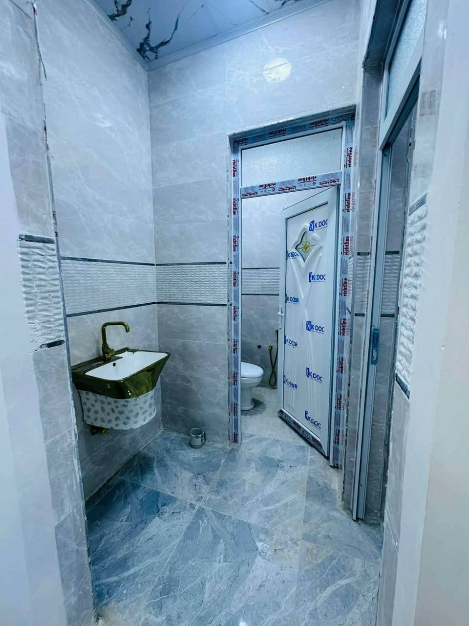 🏠 بيت للبيع – حي الكندي
📍 الموقع: قرب جامع الباقيات الصالحات
📜 سند جمعية
📐 المساحة: 100 متر
📏 الواجهة: 6.25 متر
💰 السعر: 70 مليون قابل للتفاوض
📞 للاستفسار والتفاصيل: مكتب طارق المولى
📱 ***********
