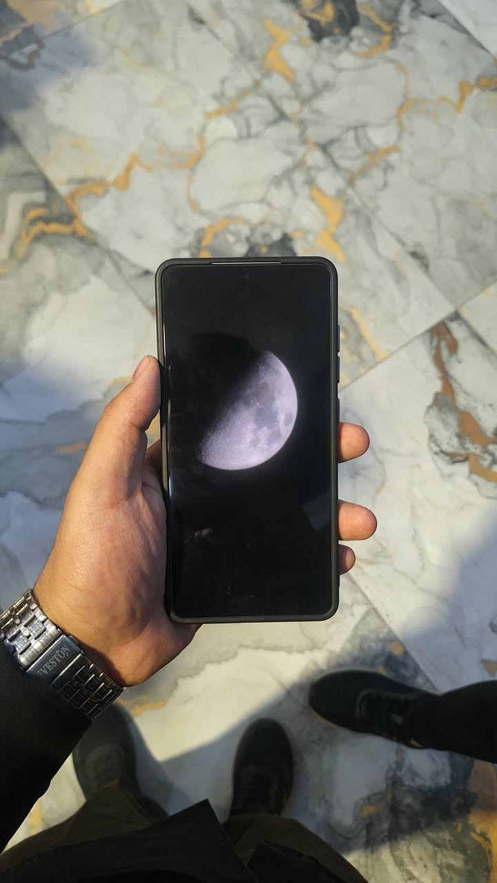 اسامسونج ٢٦ الترا • ٥١٢ • بحالة الوكالة