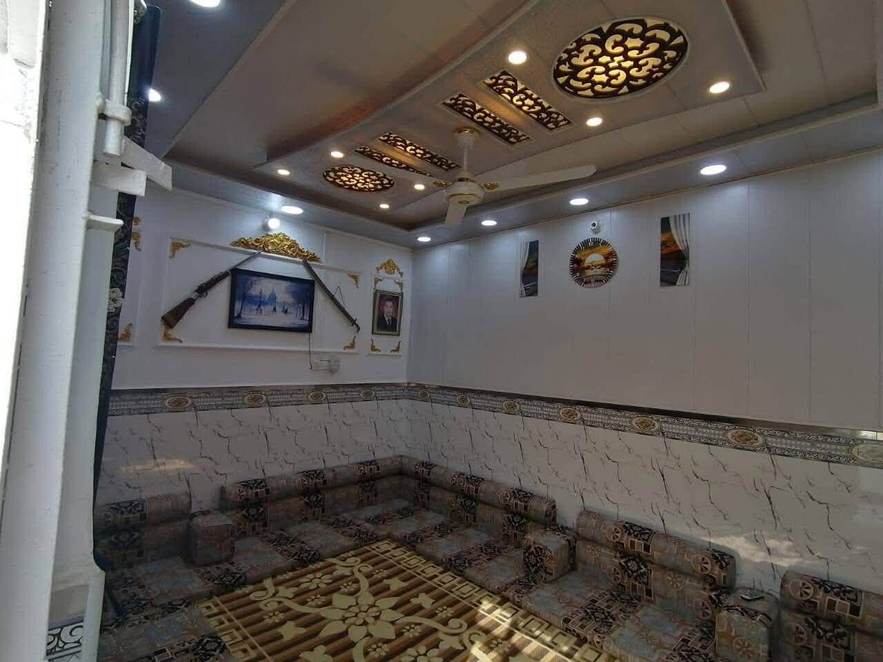 مكتب اكرم الحاتمي للعقار   ***********
==================================

        دار للبيع المساحة 100 متر  طابو صرف 

       حي ميسان قطاع 23 بشارع الكهوة مباشر 

         قرب شارع الكيات عرض الشارع 12 متر 
                
==================================
                             طابقين 
                         
      الطابق الاول/ غرفة وصالة ومطبخ وأستقبال

    وصحيات داخلية وخارجية ومكشوفة وطارمة 

       الطابق الثاني/ غرفتين وصالة وصحيات 
                           
                      البيت نضيف جدآ

              السعر  125 مليون وبي مجال                      
            
للاستفسار الاتصال بالرقم  *********** وات سآب 

  او مراجعة المكتب/ عنوان المكتب النجف الكوفة 

     حي ميسان شارع الكيات مقابل اسواق حليم

نص مكتوب في الصور:
- ٢٢:٣٨ ٢٠٢٤/٠٥/٠٣
- الكوفة, العراق
