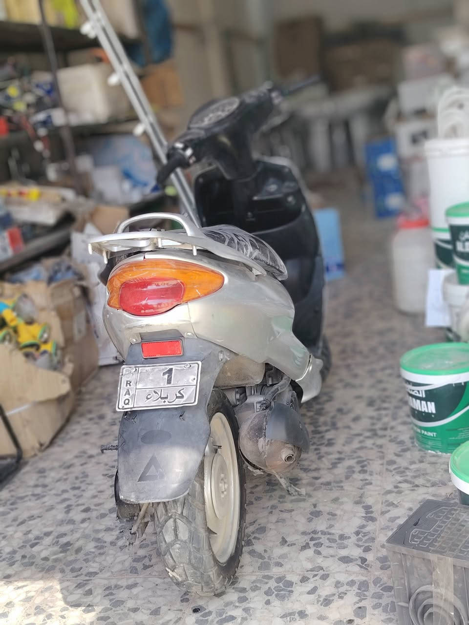 السلام عليكم اكزز فحل جديده  ما مفتوحه كفالة عامه السعر ٦٥٠ وبيه مجال قليل كلش  للاستفسار  ***********
