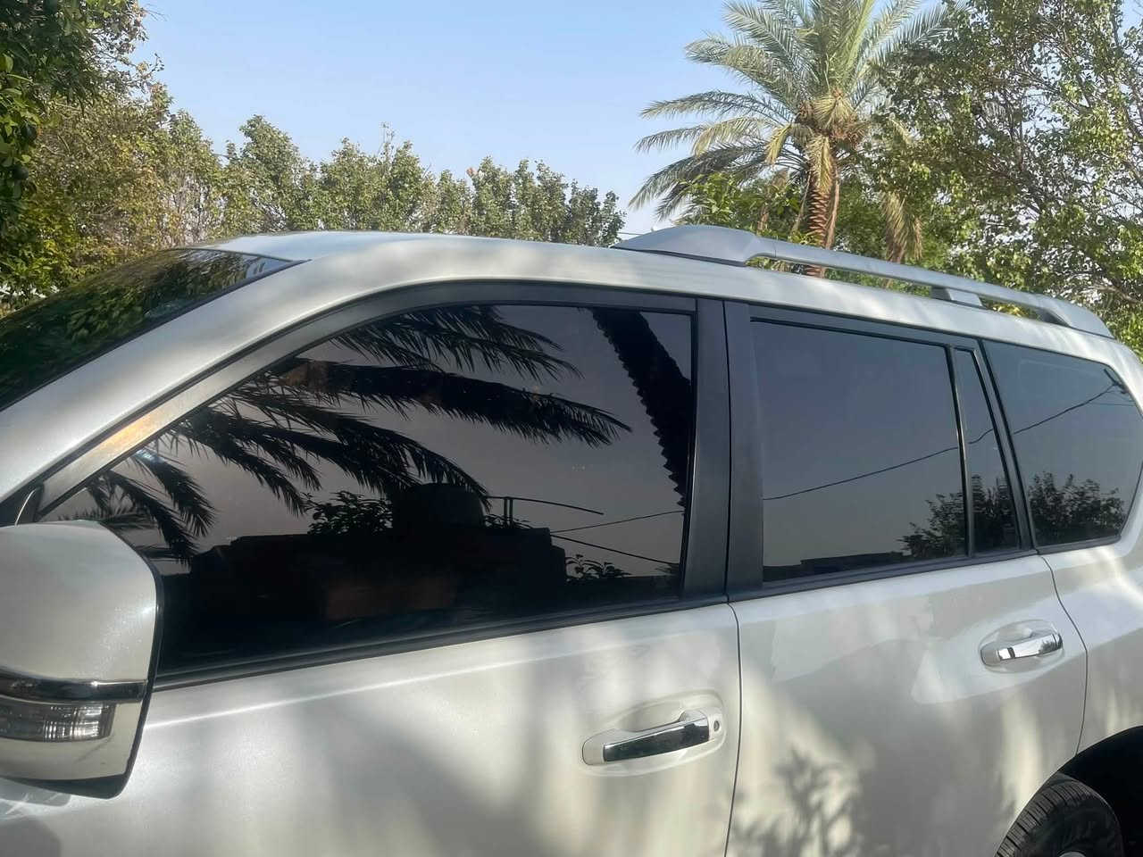 سلام عليكم سيارة برادو  خليجي مكفولة كفالة عامة ما عدا بارد شوية اباب الجنطة 6سلندر  مواصفاته TXL فول ما عدى الفتحة 
1بصمة
2كشنات جلد 
3شاشة نضام أندرويد تاب طويل 
4تحكم ستيرن 
5ثلاث قطع تبريد 
6دفع رباعي 
سيارة مناقصها شي ماشية 190كم تحويل مباشر سعر 273 وبيها مجال قليل ***********
