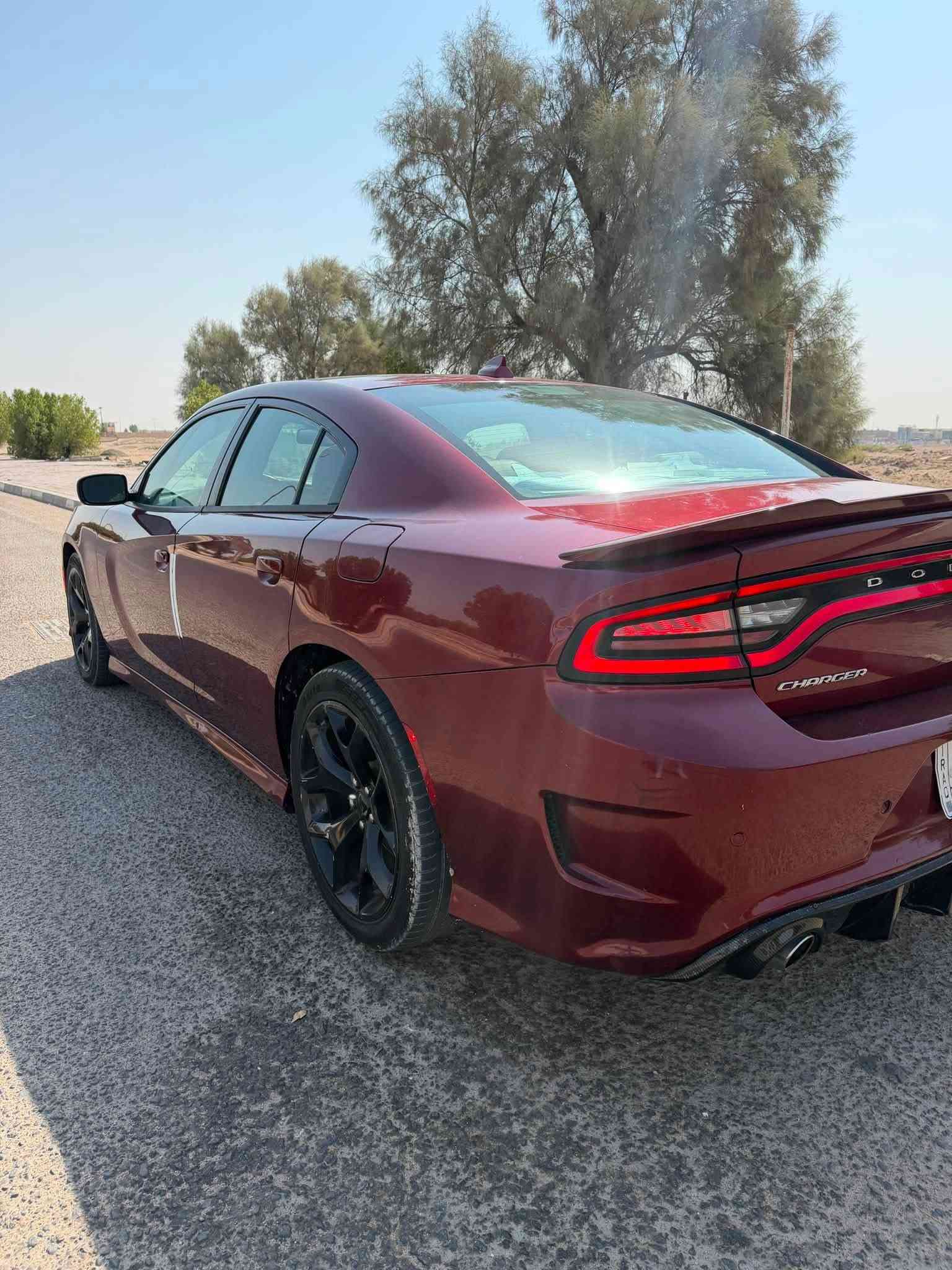 🚗 للبيع: 
دوج جارجر GT موديل 2019 (وارد أمريكي) 🚗
السيارة دوج جارجر GT مميزة جداً بحالتها ونظافتها، 
وجاهزة للاستخدام مباشرة دون الحاجة لأي مصاريف.

المواصفات والتفاصيل:

النوع والفئة: دوج جارجر GT (Dodge Charger GT)

الموديل: 2019
الرقم والملكية: رقم بغداد والسيارة باسمي (تحويل مكفول).
الوارد: أمريكي
اللون الخارجي: كرزي ملكي مميز جداً
اللون الداخلي: دواخل أبيض ملكي  
الضرر: قطعة واحدة فقط (البنيد)، وباقي السيارة مكفولة.

المميزات: نظام تشغيل عن بعد، حساسات بلادية، والشاشة مبرمجة للغة العربية بالكامل.

الوضعية الميكانيكية: المحرك، الكير، والتبريد بحالة ممتازة وبشرط الفحص.
السعر المطلوب: 21,800$ (دفترين و18 ورقة)
مكان التواجد: البصرة 📍
للمعاينة والاستفسار، يرجى التواصل عبر الرسائل الخاصة أو الاتصال مباشرة على الرقم:📞 ***********
