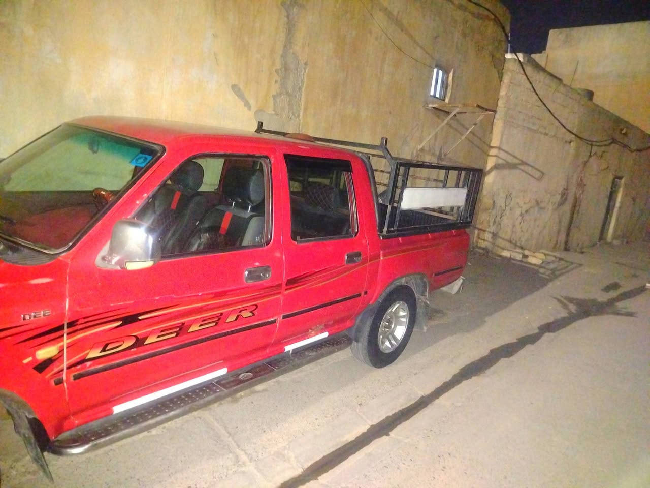 باسمي 2008 كابريتر بيها ملاحظات خفيفه محرك فور واي جديد بالكرتون نزلتو صارلو اربع شهور تايرات الكدام جدد كاربون عظم شرط التحويل مكان تلكيف 
*********** مابي واتس اب بلا زحمه علق تم حتى يصعد المنشور
