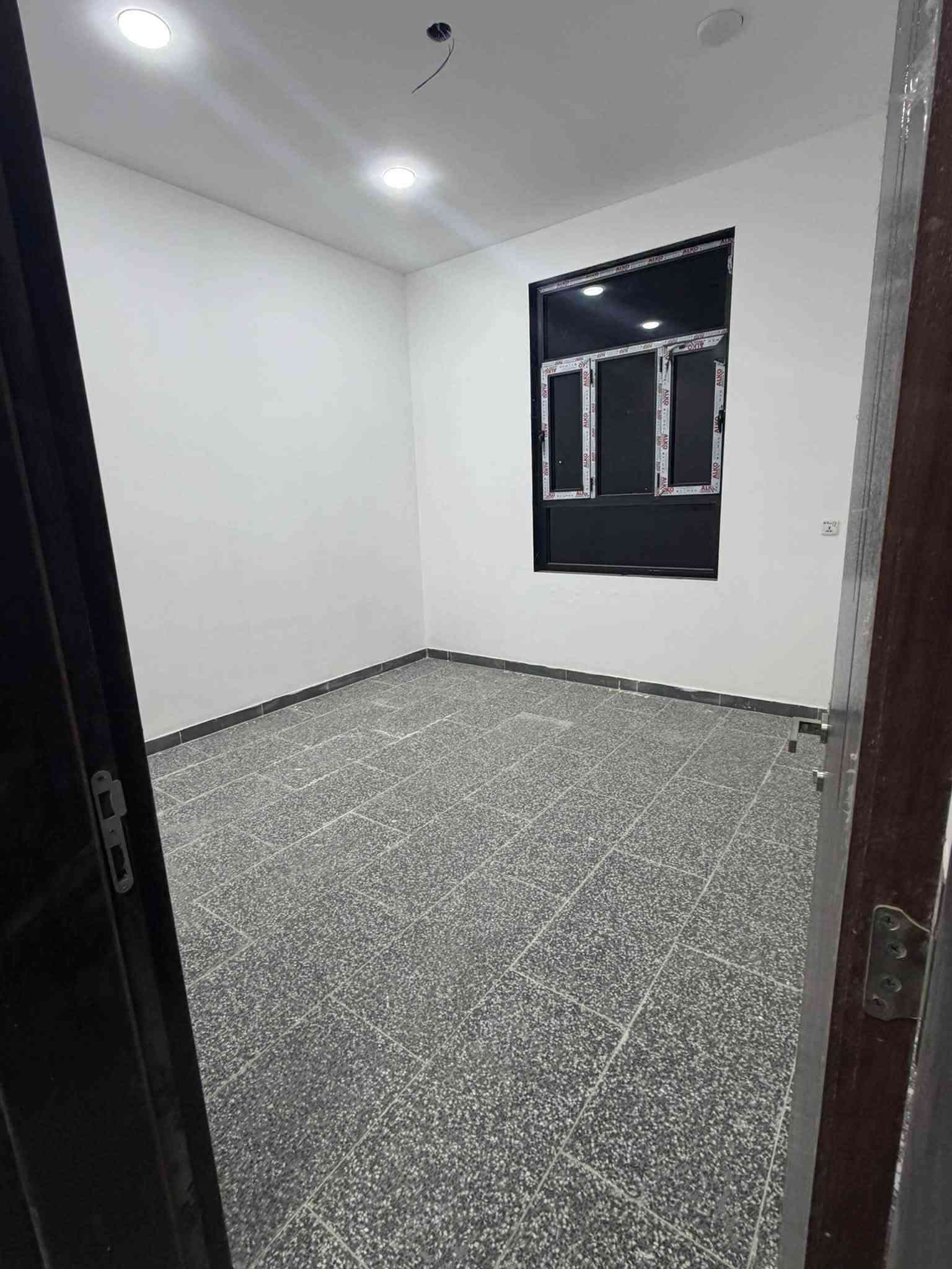 شارع مطار بغداد • ١٥٠م • غرفتين