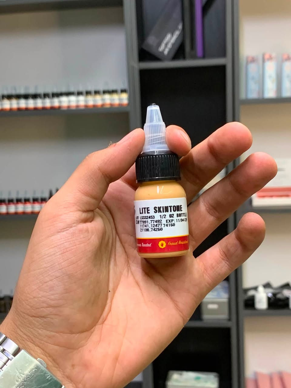 🖤 أحبار ستار برايت متوفرة هسه عند توباز 🔥
ألوان ثابتة وجودة تليق بشغل الوشم ✨

📍 حي أور – مقابل مجمع النمور – عمارة أزياء ميلانو
📞 ***********
🚚 توصيل لجميع المحافظات في العراق 🇮🇶
