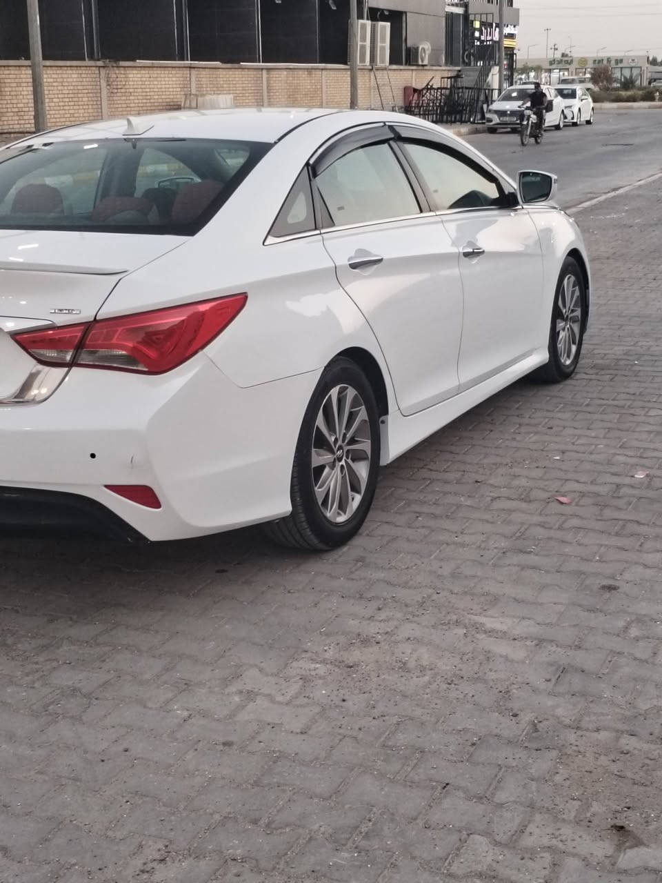 سلام عليكم سوناتا2014فول مراصفات1/1كير ومحرك وحدادية كفالة تخم تاير جديد محرك2400رقم بابل  انكليزي سنويه ال2027 تبريد ثلج قطعتين مال جناي السيارة تراي بلكارتون 
للاتصال ***********
مواصفات السياره
بصمه 
بني روما 
حساسات
تبريد قطعتين
كامرة
كشنات جلد كهرباء
تدفئة تبريد بلكشنات
