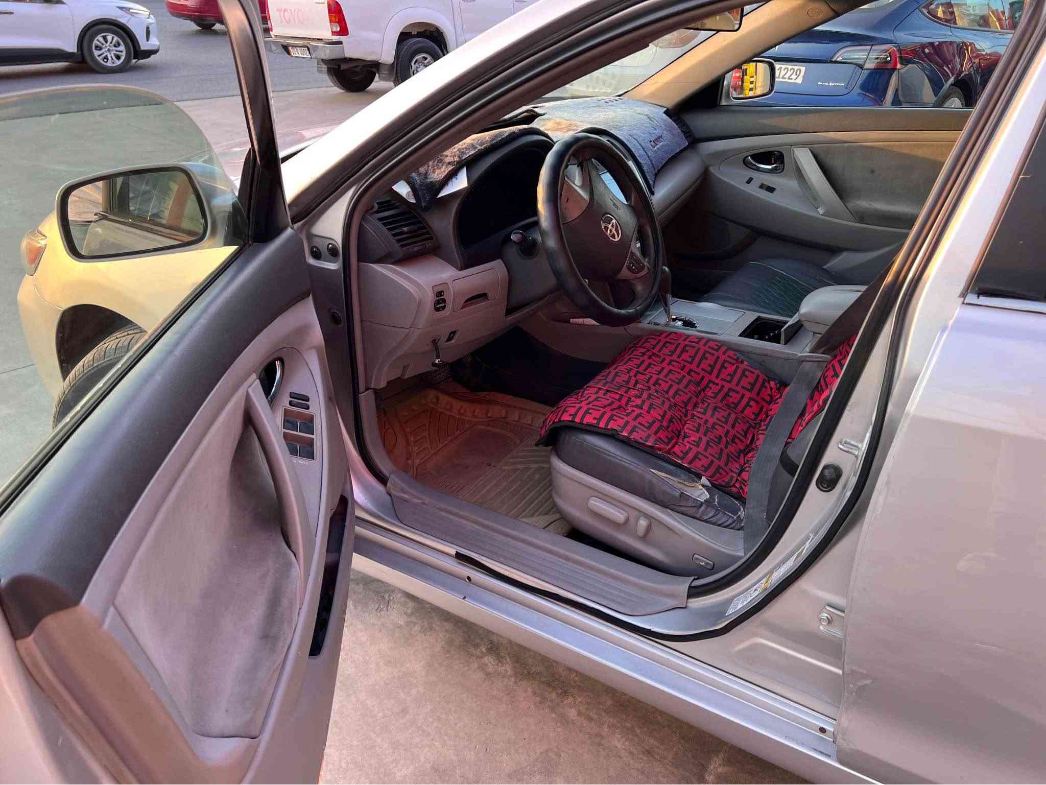 Toyota camry 2011 ئەمریکی سەیارەکی توندو تۆلە بێکێشەیە بێمەسروف 
سەیارەکە غازە حکومی ٢٠٠ دینار  لە موصل کەرکوک  
جاهزە 
جاملغو نیو بۆنیت سبوغە  
0️⃣7️⃣5️⃣1️⃣1️⃣9️⃣0️⃣9️⃣1️⃣0️⃣0️⃣ أربيل, العراق
