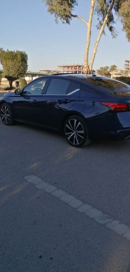 السلام عليكم بيع مستعجل فول موصفات Rs
رقم معوقين باقي سنه وتصير حرة
 السعر ١١٥ وبيها مجال قليل 
سياره موجودة بكربلاء 
***********

