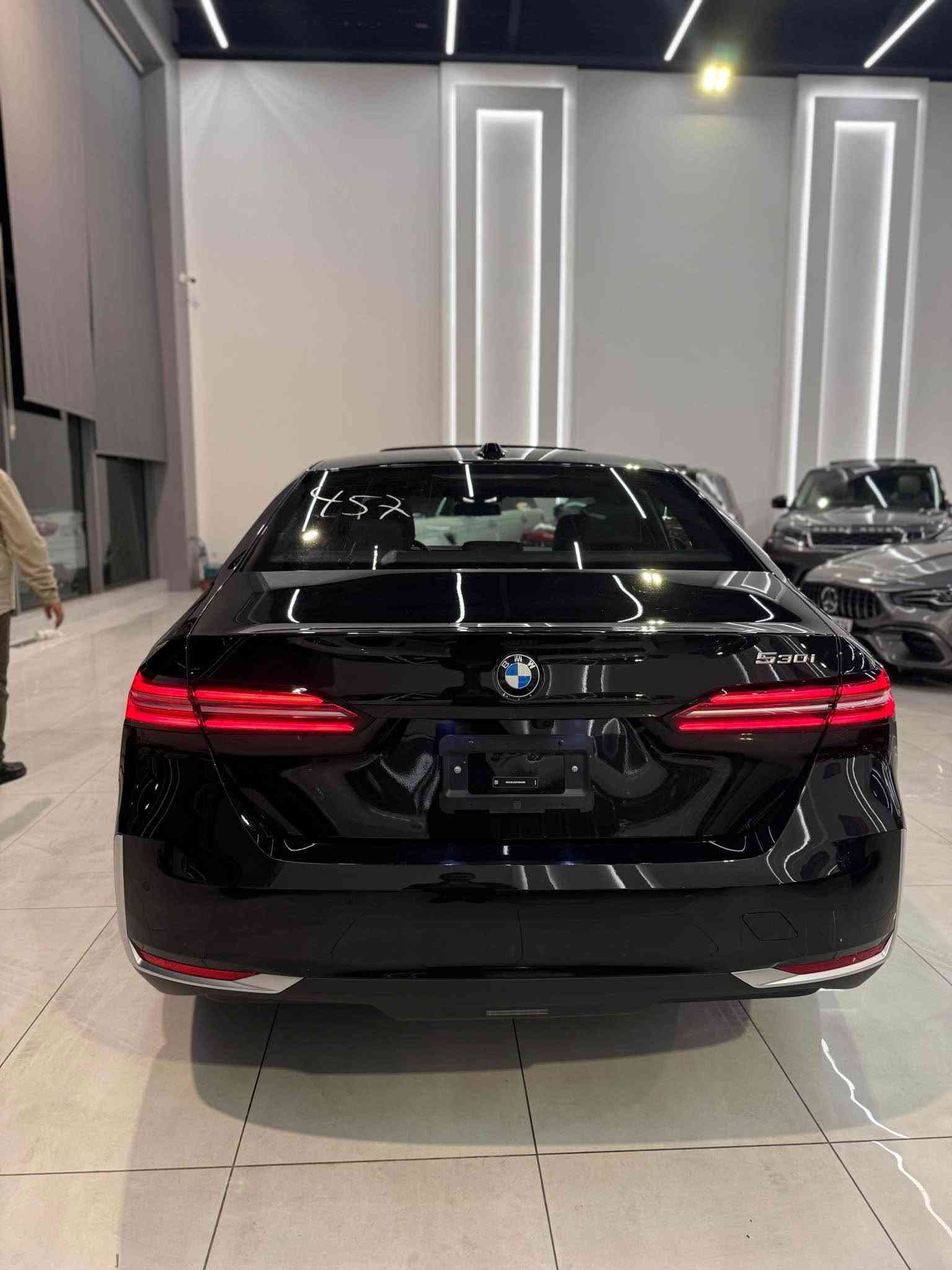 BMW 530i 2026 Exprence Full Clean title Titanium Edition Face Lift

بي ام دبليو BMW 530i اكسبرنس تايتانيوم ايديشن
موديل /2026   الشكل الجديد كليا
العداد / ماشية 25 الف فقط
اللون /اسود ميتاليك ، تيتانيوم اديشن، ديزاينو ، 
 السيارةفول الفول، مواصفات كاملة للاخير, اربع ابواب بصمة و صندوق كهربائي و فتح واغلاق ذاتي للسيارة و الصندوق عند الاقتراب ، فتحة سقف ، لايتات و دايناميك، شاشة و ٥ كاميراو حساسات امامية خلفية ٣٦٠ درجة ، رادار امامي وخلفي و جانبي و مانع اصطدام توقف ذاتي ، رادار کبیر اداپتیف نظام القيادة الذاتية ACC، نظام منع الخروج عن المسار LKA
نظام النقطة العمياء BSA , عداد سرعة الكتروني ، شاحن موبايل لاسلكي ، بريك بصمة و اوتو هولد ، سماعات هارمان كاردون ، كشنات امامية كهرباء و ميموري جهتين ، سكان كهربائي وهزاز عند الخطوط، تحكم صوت السيارة بالاشارة ، 
دواخل ليد تتغير عدة الوان حسب الرغبة ٧ مود 
السيارة جديدة بمعنى الكلمة زيرو ، بدون اي نقص ، سيرڤس كامل بدون اي خلل 
وارد امريكي كلين تايتل بشرط الفحص والباقي مكفولة من الصبغ والبارد و الرصعات و كلشي جدا جديدة السيارة
موبايل / *********** أربيل, العراق
