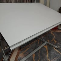 بورد هندسي للبيع. نظيف جدا. ( اشتريته من مكتبة الصرح)   و مااحتاجه حال...