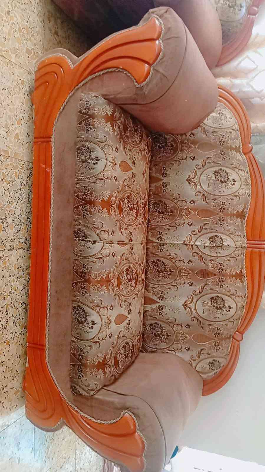 مبرده 150
غرفة نوم 250
كاونتر ب100
 سبلت طنين ب550
تخم ب150 
جزامه ب50
ميز تلفزيون ب50
هذا رقم تلفون اتصلوا علية
***********
