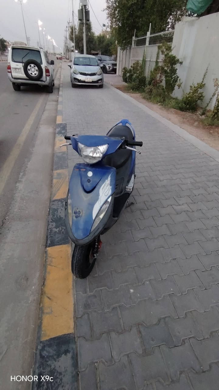 عدله لون مميز مكينه كهربائيات كله عله وضع شركه سواد ومكينه ختم واحد
صاله شهرين طالعه من رمبه مليون 200 ابيعلك عله وضعه رمبه وقل من سعره مليون وبيه مجال دراجه كفاله كفاله نعومه ومشي شرط مكان نجف شراي *********** تصال *********** هاذا وتساب🤍

نص مكتوب في الصور:
- HONOR X9c
