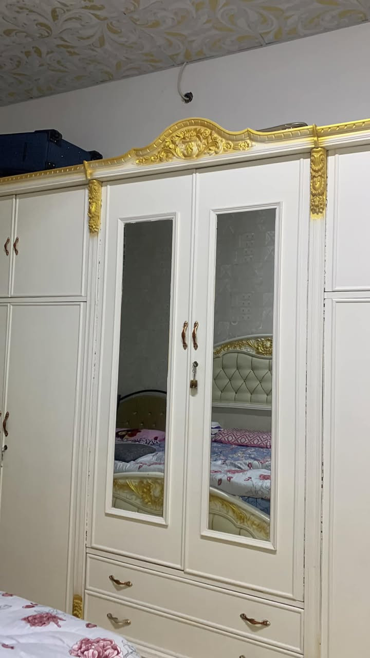غرف كبيره للبيع ب٩٥٠ الف
وغرفه صغيره ٣ باب ٥٥٠ الف في البصره بالأمن الداخلي للاستفسار ***********
