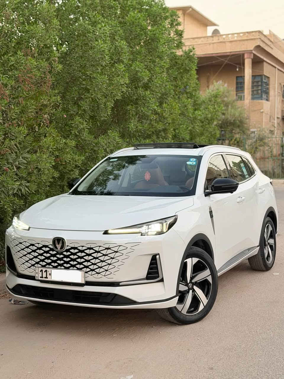 شانجان Uni-S موديل 2025 
كفالة عامة فول مواصفات للاخير اعلى فئة

محرك ١.٥ تيربو بانزين عادي جدا اقتصادية وتسارع قوي
رادارات ٣٦٠ قيادة ذاتية. شاحن وايرليس. شاشة كاربلي. تصوير محيطي. داش كام. 
ويل ١٩.تخم تاير دنلوب. سقف بانوراما. 

تبريد ثلج قطعتين. شاشة عدادات متغيرة تحكم كامل. 

السيارة على وضع الشركة ماشيه ٤٥ الف ادامة كله داخل الشركة ضمان ٥ سنوات. 

بأسمي رقم بغداد هزة جديدة تحويل مباشر

السعر 27 مليون وبيهه مجال للشراي 
الاتصال على الرقم 
 *********** يوجد واتساب 

العنوان بغداد الدورة شارع ٦٠
