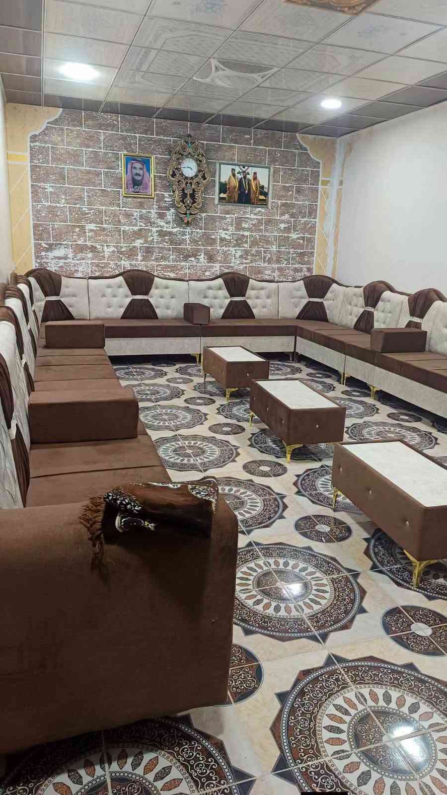 معرض الفرات للبيع جميع انواع الاثاث المنزلي واللاجهزه الكهربائيه المستخدم والجديدوبأنسب لاسعار مقابل دئره جنسيه القائم من جهه البرانيه بصف جسرالمشاه للاستفسارلاتصال برقم ***********متوفرواتس اب *********** يرجئ متابعه الصفحه
