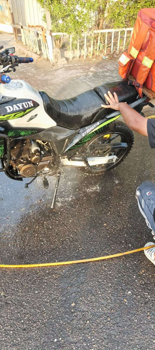 للبيع دايوان ادفنجر موديل 25 مكينه 250 هزه جديده ورقم دولي جديد باقي عله الاستلام بس  وبيها الشاشه مال عداد مضروبه بس شغاله طبيعي ب مال النمر ميشتغل صايره الصربه بي ومبدل صالنصه رياضي سعرها 2850 وبيها مجال حك الجيه مكانه حي اور قرب جامع الفردوس للاستفسار ***********

نص مكتوب في الصور:
- Wednesday 9:46 AM