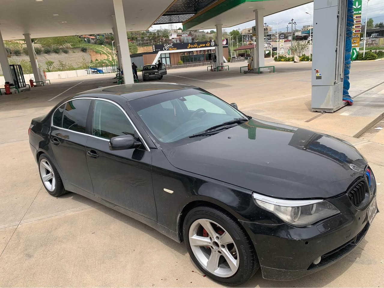 BMW e60 2005 دوبەی سااااخ مەکینە ٥٢٨  بێ دەعمو لێدراوی بەپارەی براوەیەک بۆ زانیاری زیاتر تێلکەن لەخمەتانام لە سلێمانیم *********** السليمانية, العراق
