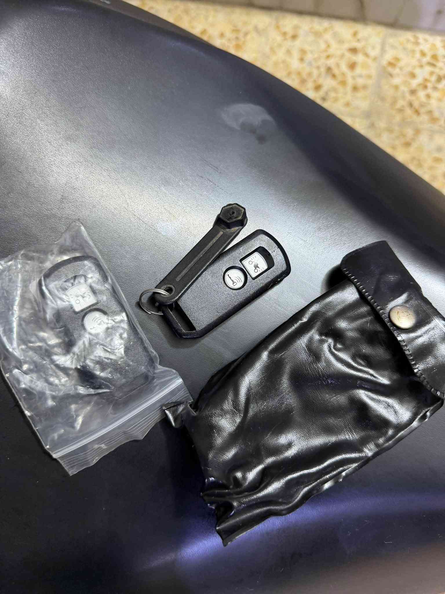 نازله من المعرض قبل 3 اشهر
الدراجه بحاله الوكاله وياها منفيسهة وكتلوكاتهة
بل مزاد ماشيه 600 يعني اقل الكيلو وحالياً ماشيه 9k✅2بصمه الثانيه بعدها مامستخدمه 
حساس ازدحام✅
حساس ستان ✅
الدراجه كفاله من التاير للتاير اي نقص مابيه وشرط ابيعليك عله صور مزاد اليابان 
وشرط الضمان ✅
مكاني البلديات شراي اتصل *********** 📞
