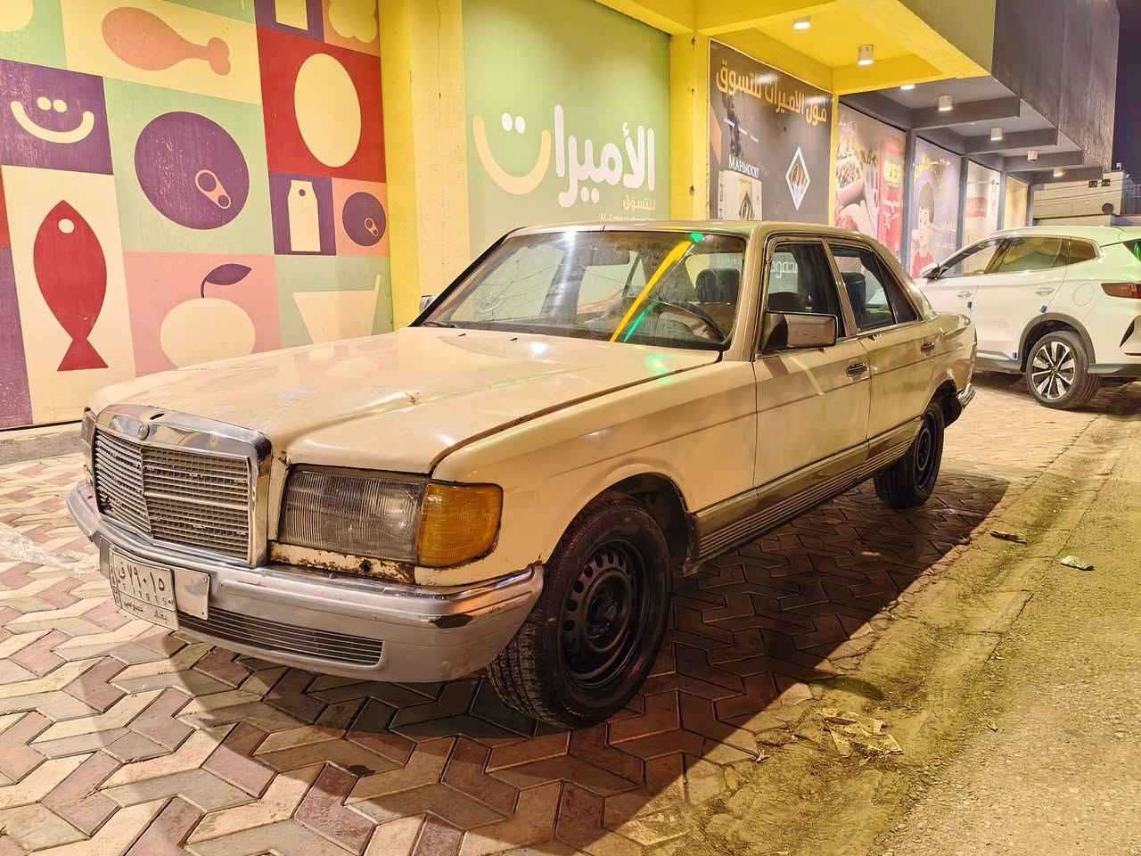 مرسيدس رئاسي. محرك وكير 2500 بطه 
السعر 16 $ وبيها مجال قليل
رقم بغداد شرط الوكاله. 
العنوان النجف حي النداء
حداديه 60% 
*********** 📞 
*********** ☎️
