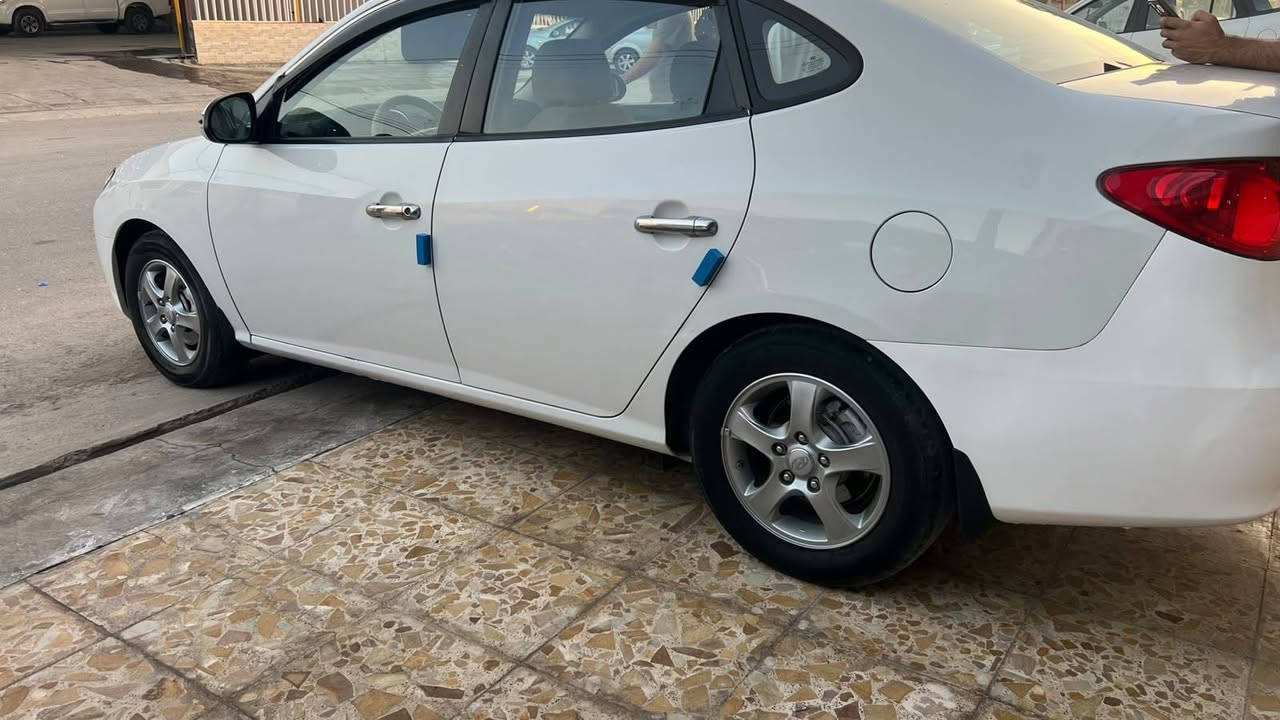 السلام عليكم
النترا خليجي ٢٠١٠ 
بدون صبغ فقط بارد 
رقم اربيل الجديد 
كير ومحرك مكفول 
سعر ١١٠ بيها مجال 
للاستفسار ***********

