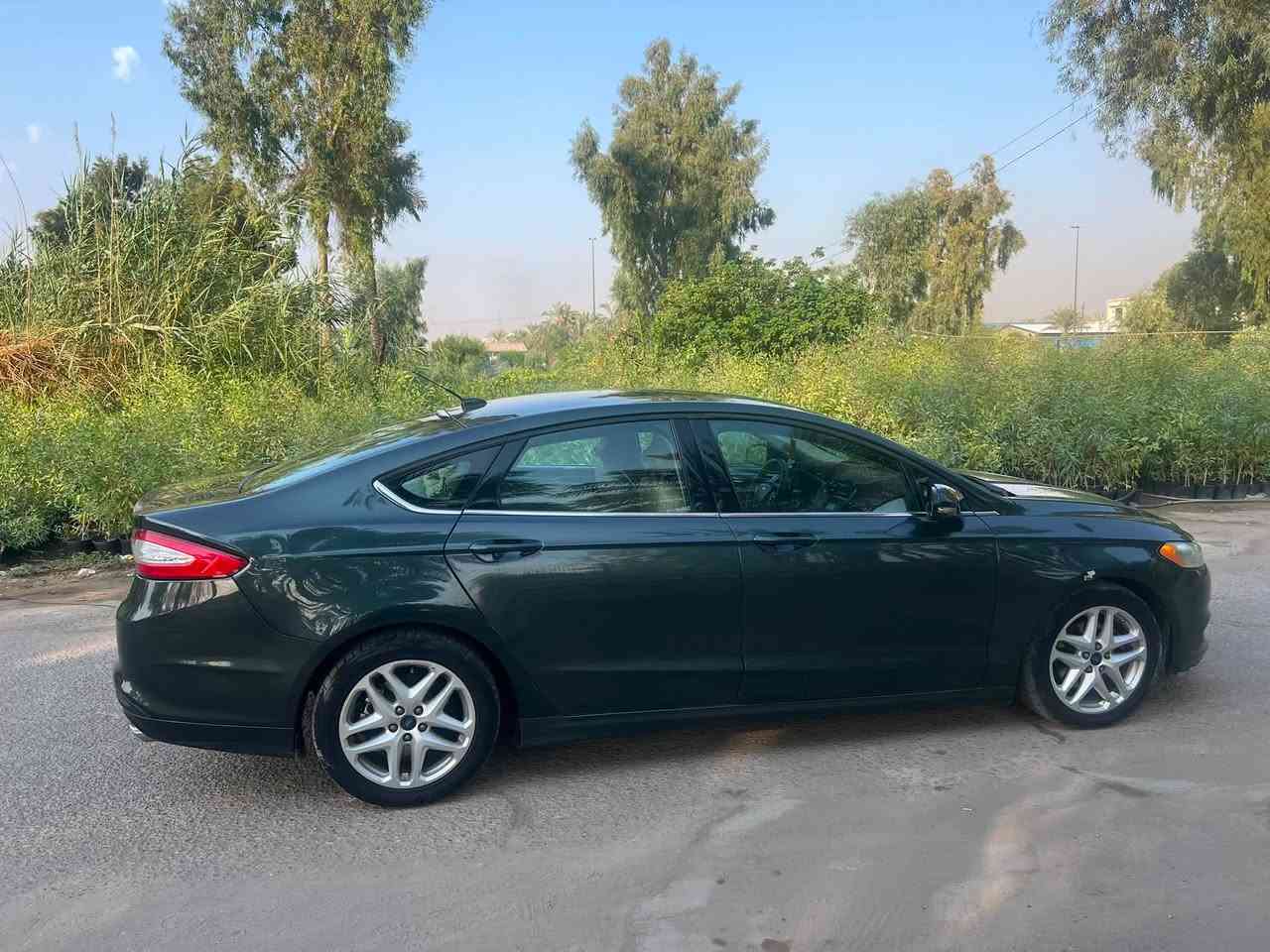 السلام عليكم 
فورد فيوجن 2015  SE
محرك  2500 دوش المرغوب
محرك و گير بشرط  
تبريد قطعتين ثلج 
صدر امامي خلفي كله جديد 
باتري جديد 
تخم تاير جديد كله بشرط 
السيارة مسويلة ادامه كامله
 خير من الله 
بجم كبس بدون ايرباك بدون دواخل
الحادث السيارة  سطحي جانبي جاملغ و باب عكس السايق  
السياره باسمي 
مكاني بغداد 
رايدة بـ98 وبي مجال 
رقمي ***********
