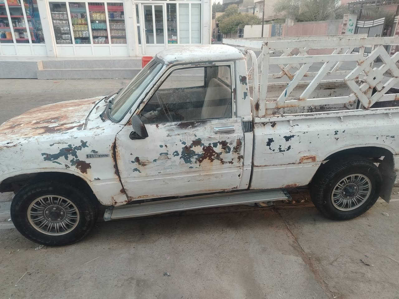 سلام عليكم سياره بيكام   مديل 82،رقم وسنويه ديالئ عربي بسمي تحويل مباشر مكينه وكير وكسان وشاصي مكفولت تخام تاير جديد سعر 25وبيها مجال مكان ديالئ خان بن سعد ***********مكلف بلنشر لحد يراسلني مواني راعيه
