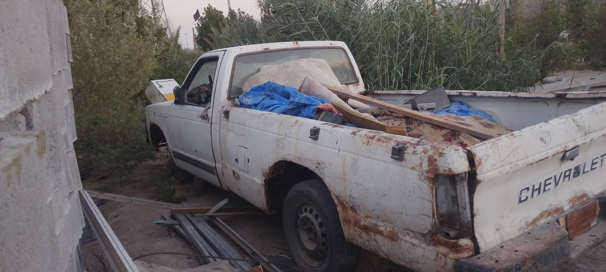 سياره شوفر ليت دواس بدون رقم مديل 94 سياره  مكينه وكير ما بيه لسعر 7 اوراق وبيه  مجال  لمكان بصره الزبير ***********
