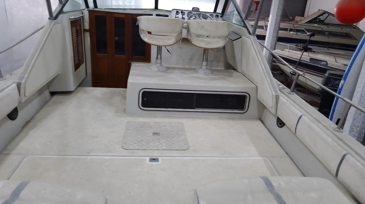🚤 للبيع يخت فاخر من نوع TIARA 🚤

⚓ المواصفات:

- 🛥️ الماركة: Tiara (تيارا).
- ⚙️ محركان MerCruiser (ميركروزر) يعملان بالبنزين.
- 🚿 حمام داخلي.
- 🍳 مطبخ مجهز.
- ✨ تصميم أنيق ومريح.
- 🌊 مناسب للرحلات والنزهات على النهر.

💎 يخت مميز يجمع بين الفخامة والراحة،

📩 للجادين والاستفسار عن السعر والتفاصيل، يرجى التواصل على الخاص.او الرقم وتساب *********** العنوان بغداد

نص مكتوب في الصور:
- ١٢:١٢ المنزل حمزه اسيا
- ١٢:١٢
- المنزل
- حمزه اسيا