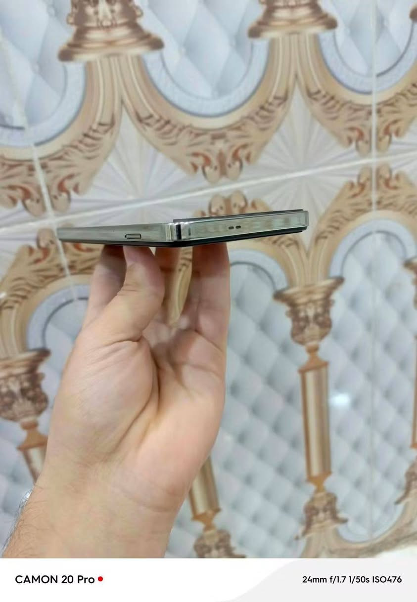 السلام عليكم
 

Tecno POVA 5 تيكنو بوفا 

الذاكرة 256

الرام 8+8

البطارية 6000 ملي امبير

الشحن 45 واط

الشاشة 120 هرتز إضائة عالية جدا حجم 6.78

المعالج Mediateck helio g99 قوي للالعاب

كامرتين الرئيسية 50 ميكابكسل

الصوت ستيريو عالي محيطي قوي 

بصمة اصبع مدمجة  بدكمة التشغيل

اللون ذهبي والنظافة حلوة مثل ما تشوف

الملحقات : شاحن 45 واط الاصلي مالته والكيبل ايضا والكفر والكارتونة

موبايل قوي بالالعاب ميحمه كلش حلو وسريع

استخدام شخصي 

شوية اكو كسر بالشاشة  بس ما مأثر ابد على اللمس وانت تجي وتفحصه كل خلل مابيه

عارض الجهاز ب130 الف وبي مجال ان شاء الله
.
.
بغداد مدينة الصدر 
***********

نص مكتوب في الصور:
- CAMON 20 Pro •
- 24mm f/1.7 1/50s ISO391
- CAMON 20 Pro • 24mm f/1.7 1/50s ISO317
- 24mm f/1.7 1/50s ISO475
- CAMON 20 Pro
- 24mm f/1.7 1/50s ISO492
- 24mm f/1.7 1/50s ISO476