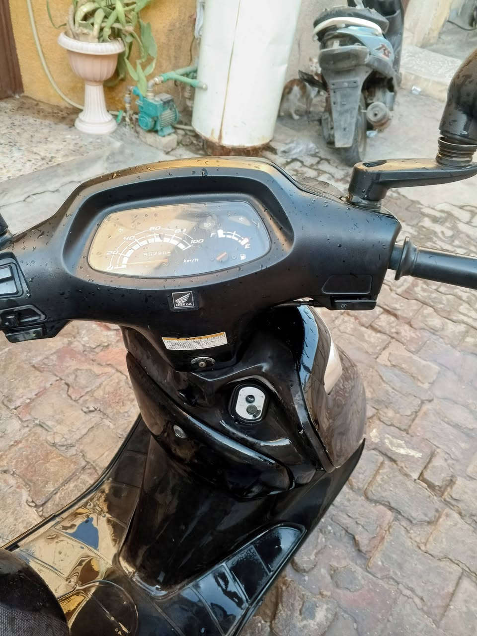سلام عليكم دراجه سبيسي دراجه مكينه نضيفه ما مفتوحه بس مستعجل عله بيعته كلش هواي متواجد فقط واتس *********** عنوان عامريه شارع عمل شعبي سعر 275 ابو 200 لا تراسل
