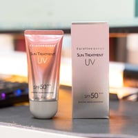 واقي شمس • SPF50+++ • تركيبة خفيفة