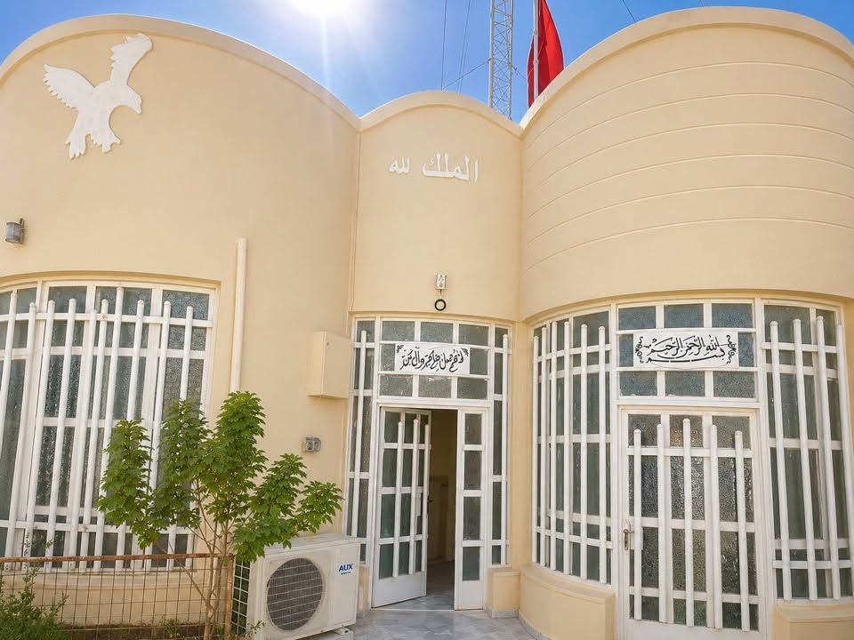للبيع منزل بمساحة 250 متر² في الحمزة شارع 20، مناسب للسكن العائلي، بتصميم عملي ومساحات واسعة.

مواصفات المنزل:

* ✅ المساحة: 250 متر²
* ✅ طابقان
* ✅ 3 غرف نوم
* ✅ غرفة استقبال واسعة
* ✅ مطبخ
* ✅ صحيات داخلية وخارجية
* ✅ صحيات إضافية في الطابق الثاني
* ✅ موقع هادئ ومناسب للعائلات

المنزل يتميز بمساحته الجيدة وتوزيع الغرف العملي، مع إمكانية إجراء أي لمسات أو تحديثات حسب رغبة المشتري.

📍 العنوان: شارع 20.الحمزة 

📞 للاستفسار والمعاينة، يرجى التواصل على الرقم: (***********
