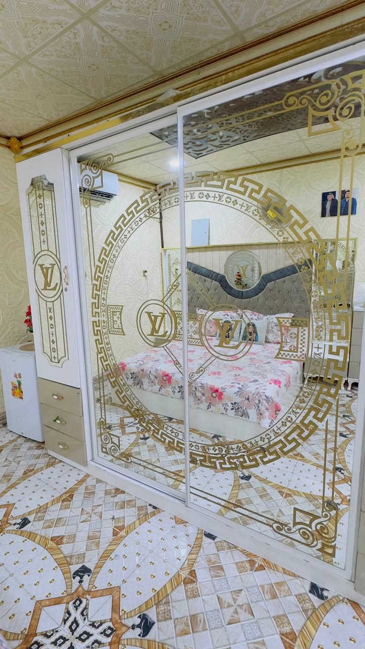 السلام عليكم 
غرفة تركية للبيع ماركة VL 
مابيه ضرر نظافة 💯
السعر ٧٠٠ الف 
مكانة السماوة /الذجرية
***********
