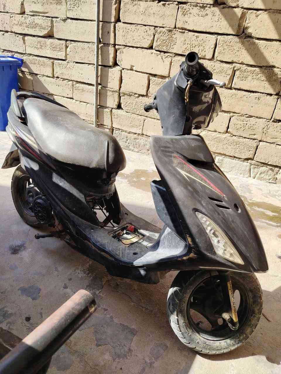 لا توجد تفاصيل

نص مكتوب في الصور:
- كايمه وسعرها ١٠٠ وبيها مجاي قليل مع العلم ابيع كوم حديد العنوان البصره كرمه علي ***********