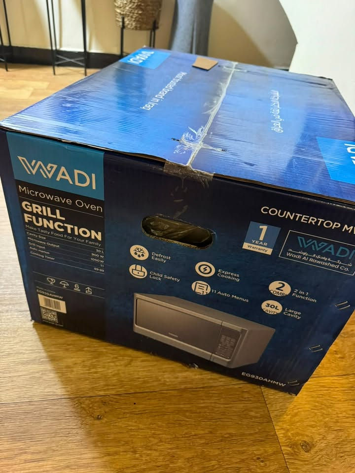 مايكرويف اوفن شركة الوادي أجاني هدية و حجمة كبير مايكفي كاونتري ما مفتوح بالباكيت 
    العلامة: WADI
* الموديل: EG930AHMW
* السعة: 30 لتر
* القدرة: 900 واط
* مع شواية (Grill Function)
* شاشة رقمية و11 برنامج طبخ
* إذابة تجميد سريعة وقفل أطفال 

السعر ١٧٠ جديد بالباكيت 
الاستفسار 
***********
