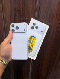ايفون 17pro MaX ذاكره 256 بطاريه 92 سيم  كارت السعر1.650 مكاني شارع فل...