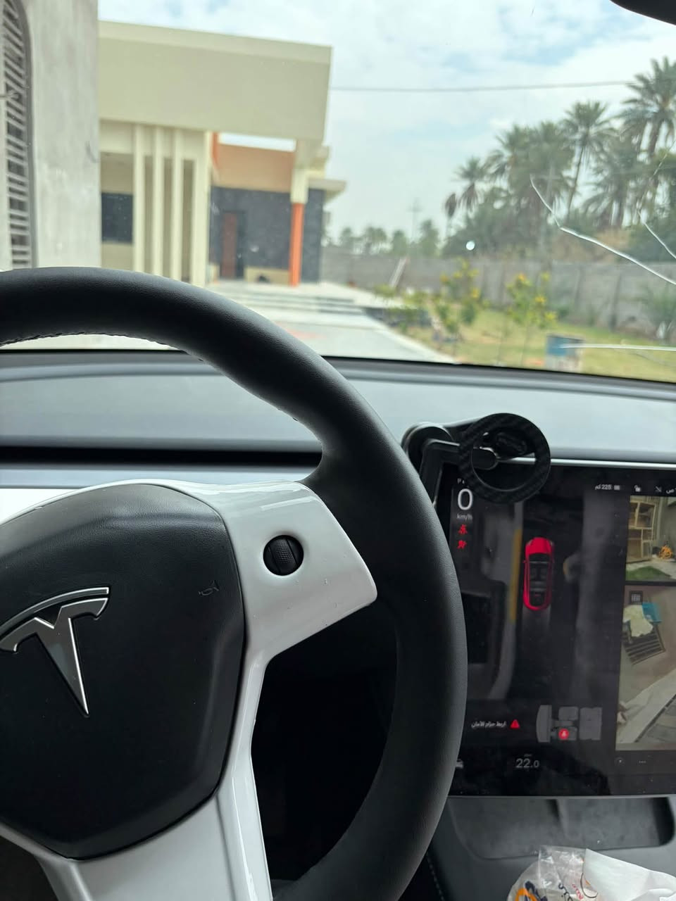 ***********

نص مكتوب في الصور:
- Eco-friendly fabric Fits original model y sunroof High quality Easy to lift and switch freely