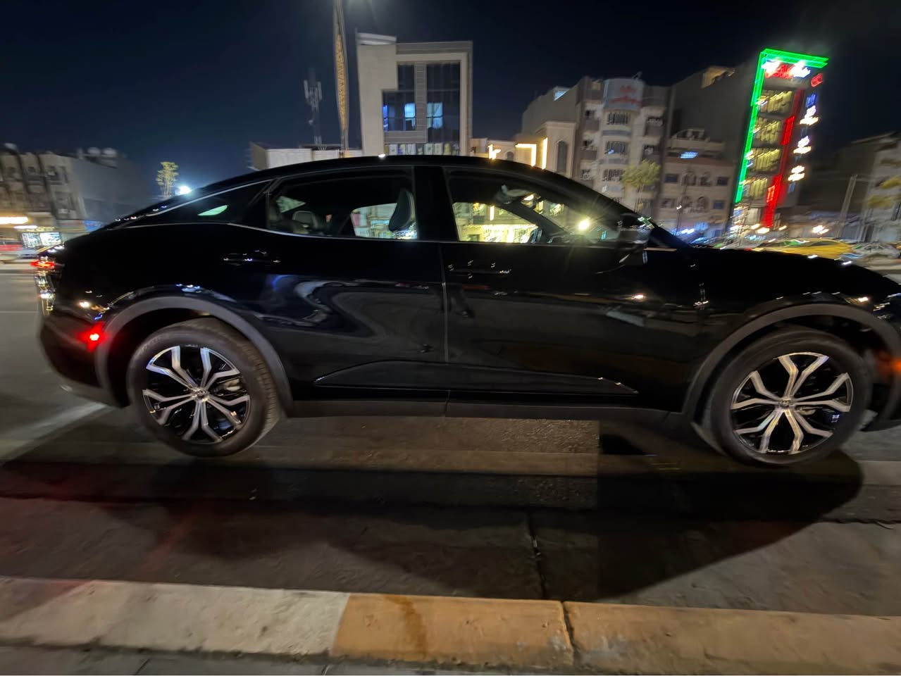 كراون 2025
مواصفاتxle
كشنات تدفئة وتبريد
رادارات 
السيارة بدون صبغ 
ماشية7000
*********** بغداد, العراق
