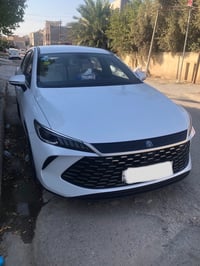 للبيع BYD كن بلاص 2025 داخل أبيض مكفولة كفالة عامة  زيرو بعدها بحالة ا...