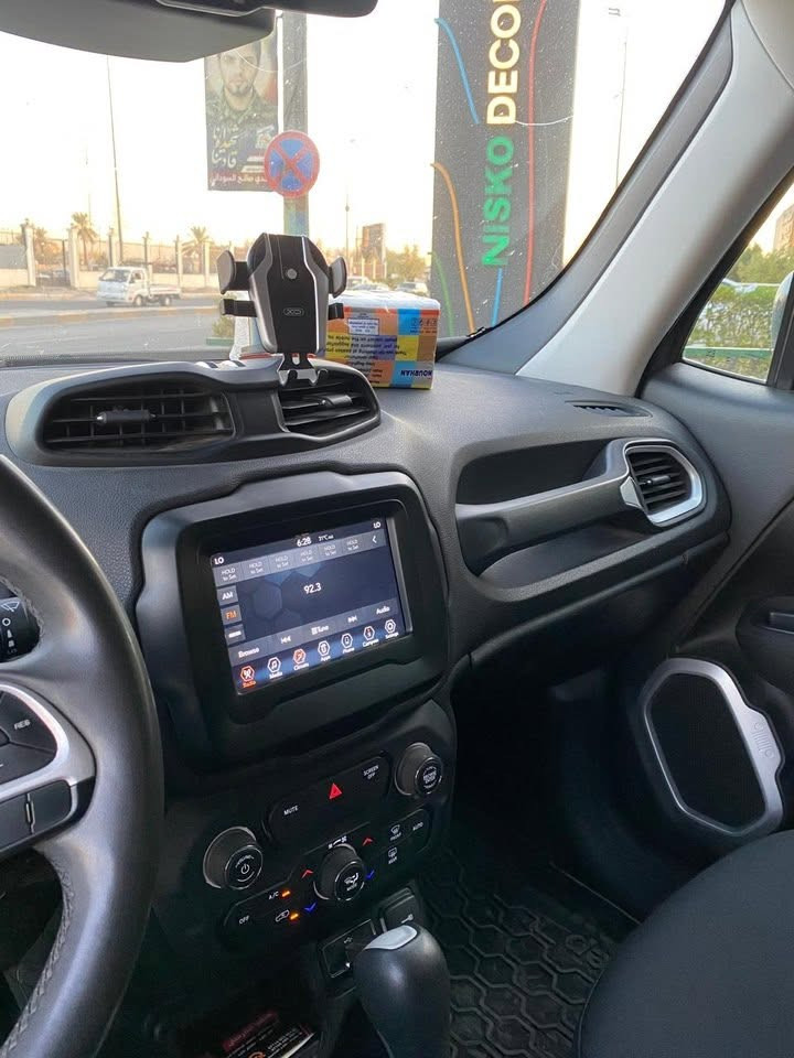 سلام عليكم
Jeep Renegade
موديل 2018 
مكينه 2400 المرغوبه 
ممشه السياره 10500 الف Km
لون اسمنتي مميز 
رقم بغداد باسمي السياره 
حادث السياره جنطه مبدله اصليه نفس الون وهنا بالعراق انطخ الجاملغ الامامي وصبغته نص 
السياره بدون اي دواخل 
مواصفات 
بصمه + بصمه ابواب +تشغيل عن بعد 
مثبت سرعه 
شاشه كبيره 
كامره 
قماره كشف 
كشنات مخمل
تخم تايرات جديد مصار اسبوع من شادهن
السياره كلش حلوه ونظيفه ومناقصها اي شي 
مكان السياره بغداد شارع فلسطين 
سياره رايدها 102$ وبيها مجال 
***********
