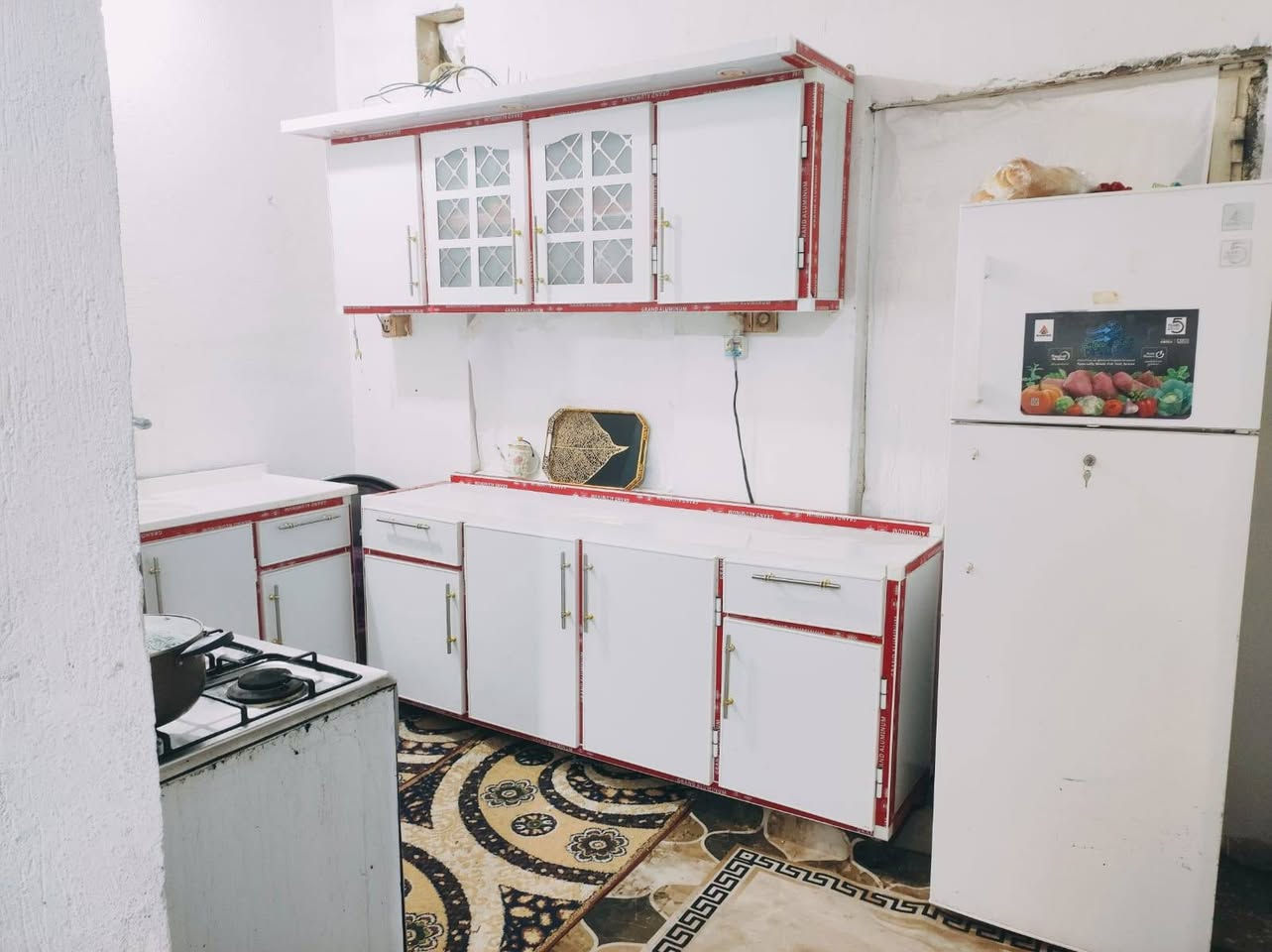 السلام عليكم بيت للبيع 100متر بلوك الشعله الدوانم ورا السجه شارع أبودراج كامله خدمات السعر 65 وابيه مجال الاستفسار ع الرقم ***********
