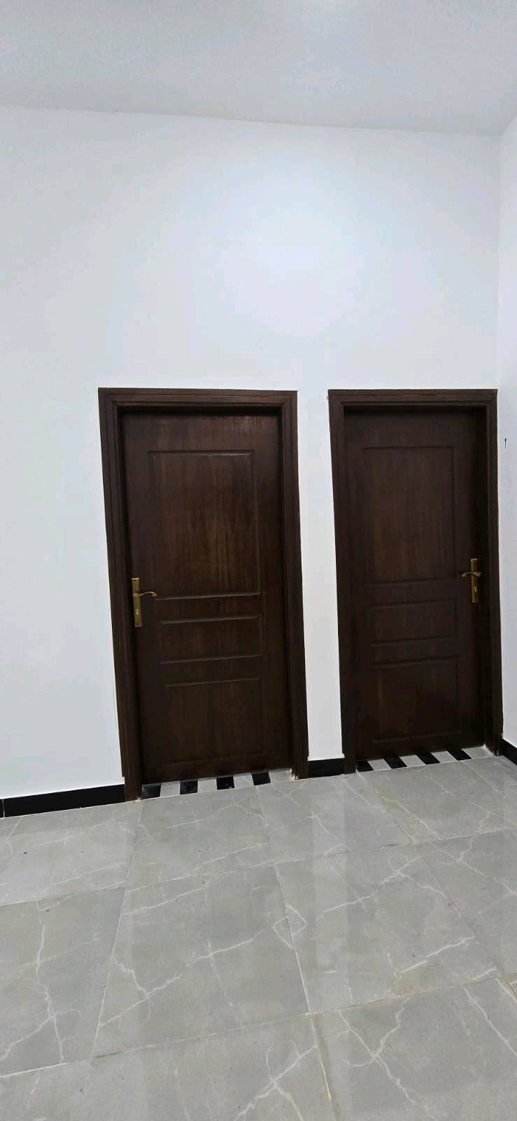 🏡 دار جاهز للسكن للبيع

📐 المساحة: 150 متر
📄 طابو زراعي عراقي – سند 25

🛏️ التفاصيل:
غرفتين نوم
ديوان
صالة
مطبخ
صحيات داخلي وخارجي

📍 العنوان: أبو الخصيب – طريق سيد حامد مقابل مدينة الأندلس
💰 السعر: 80 وبي مجال للتفاوض

✅ جاهز للسكن
✅ مناسب للعائلة
✅ موقع جيد وقريب من الخدمات

📞 للاستفسار: اتصال أو واتساب *********** او ***********