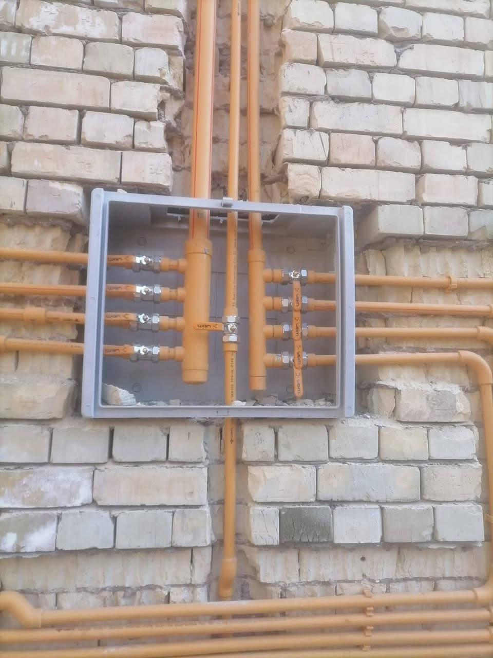 تأسيس ماء ومجاري شغل درجه اولى مع ضمان بل عمل ***********
