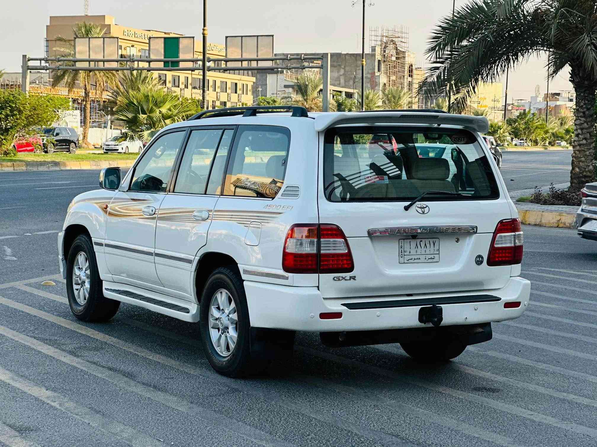 تيوتا لاندگروز فول مواصفات خليجي 2007 سياره جديده كفاله عامه رقم بصره مكانهه كربلاء السعر 167 الشراي يتصل*********** كربلاء, العراق
