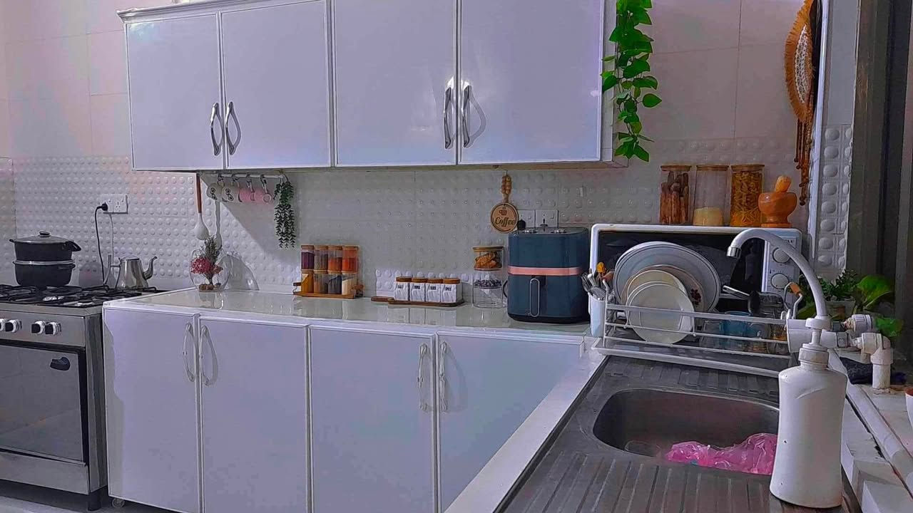 اعلان دار 🏠 سكن للبيع 
طابو زراعي سند ٢٥ مشمول بالتطويب معاملة كامله 
✏️ مساحة ٢٣٠ واجهيه ١١،٥ ونزال ٢٠
يتكون من غرفتين نوم 😴 وصاله واستقبال وصحيات داخلية وخارجية وحديقة وطارمة 
السقف ساندويچ الارضية بورسلين 
الموقع واسط قضاء الصويرة زراعي العسكري الخمسة دونم شارع ١١ قرب الطابو مال الحي العسكري 
للاستفسار يرجى التواصل على الرقم 
***********

