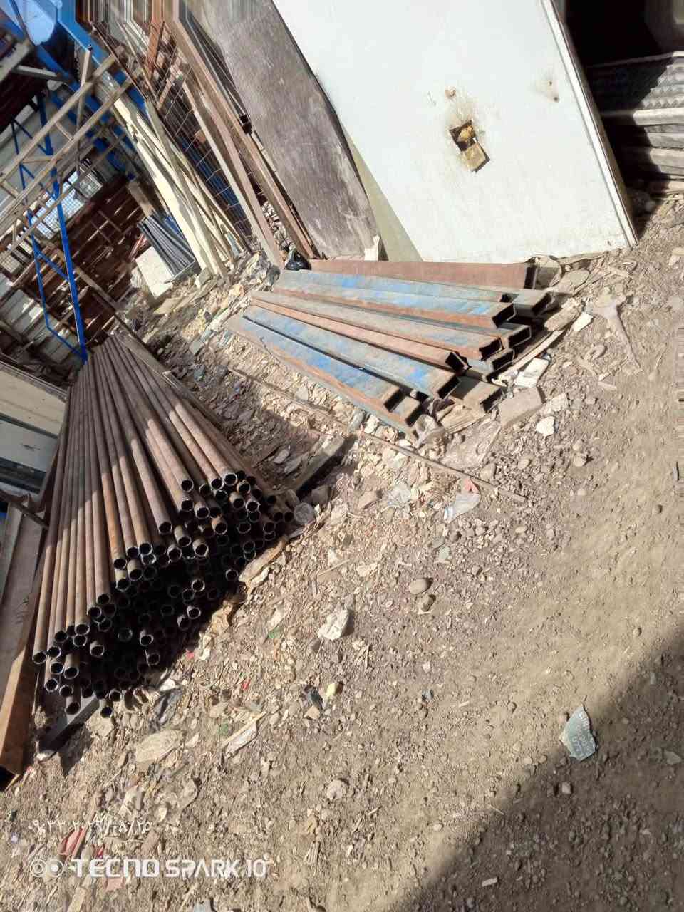 متاح بوري انج ونصف 4مل العدد 184 الطول 5امتار و90 سانتيم العنوان بغداد مدينة الصدر رقم الموبايل ***********
