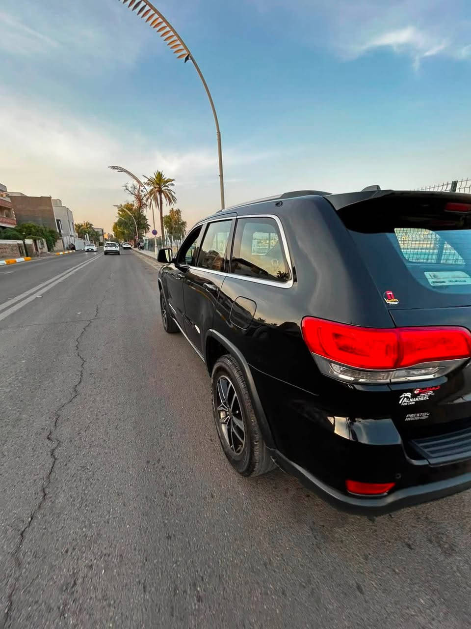 السلام عليكم للبيع
*Jeep Grand Cherokee* 2017 (للبيع) فقط 

.. ماشية 100. السيارة بأسمي بدون حادث فقط بارد بسيط جداً وصبغ مثل ما موضع بال سونار. مكاني الكاظمية رقم دولي الجديد ما بيها اي مصرف جديدة السيارة جدا 

اي استفسار اكثر 

*********** 

ما متواجد ع الفيس والواتس فقط اتصال

السعر 177 وبيها مجال بسيط
